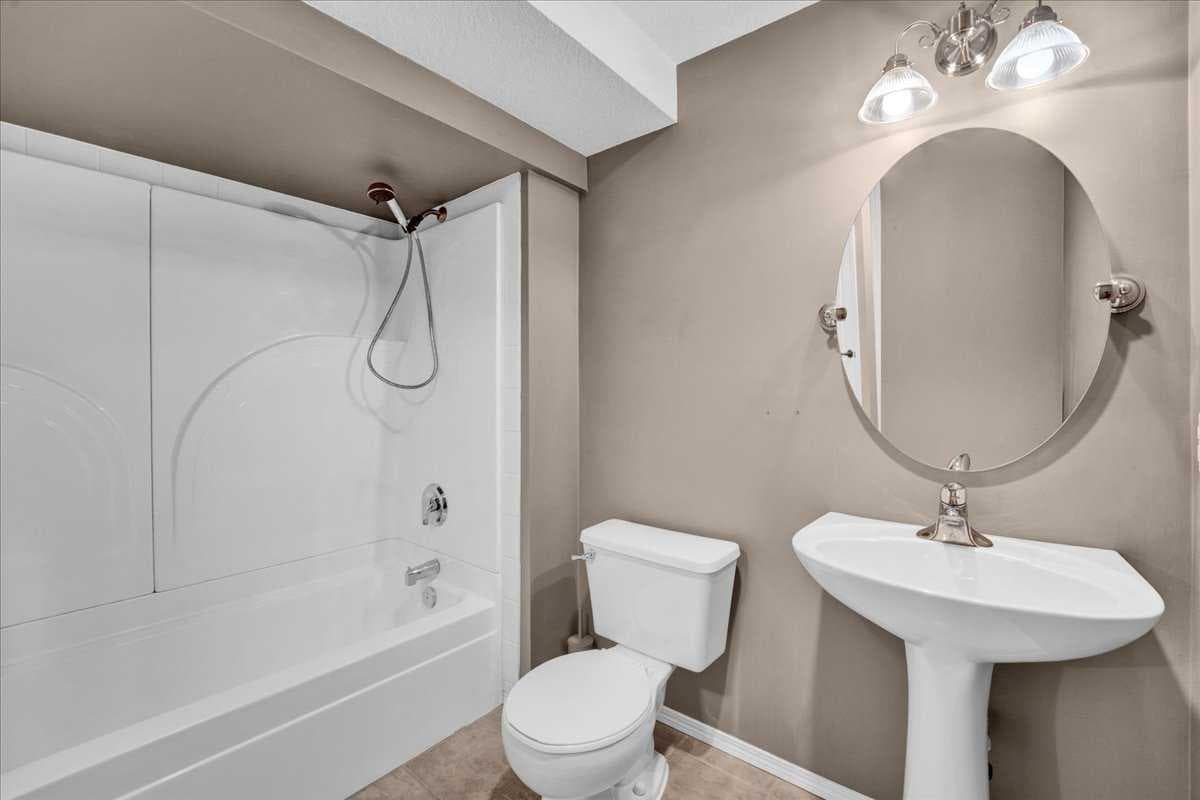 6 Hidden Valley Gardens NW