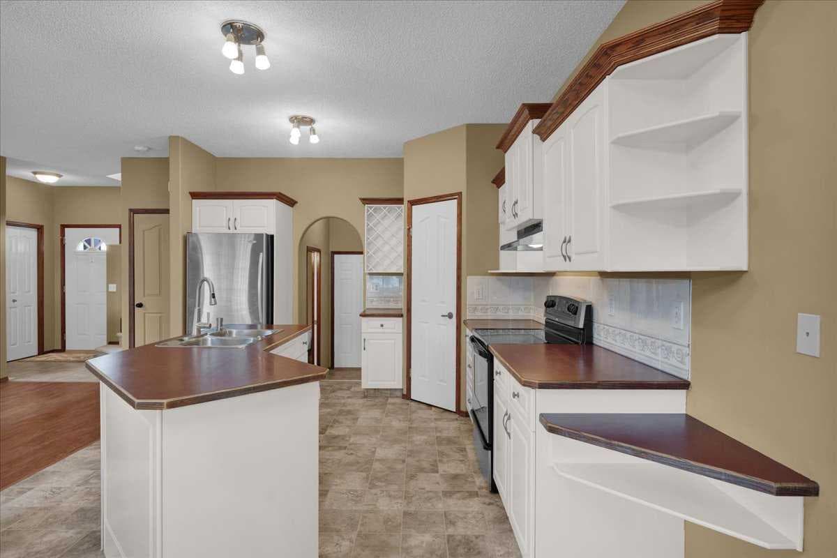 6 Hidden Valley Gardens NW