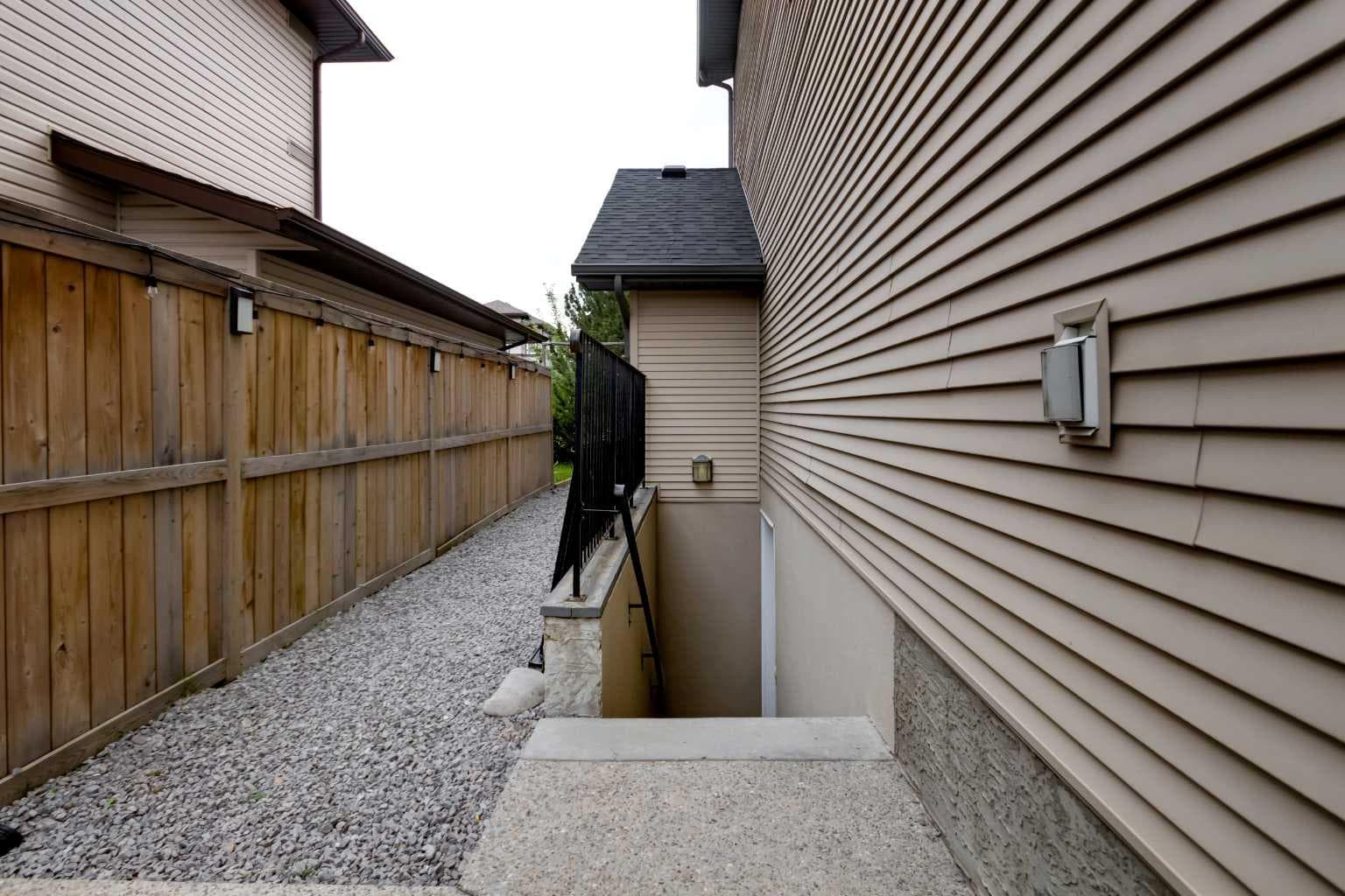 26 Walden Court SE