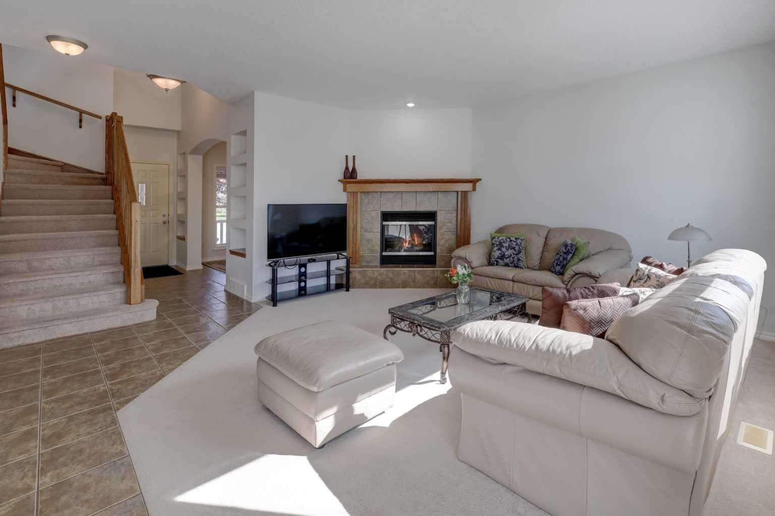 27 Rockyspring Gate NW