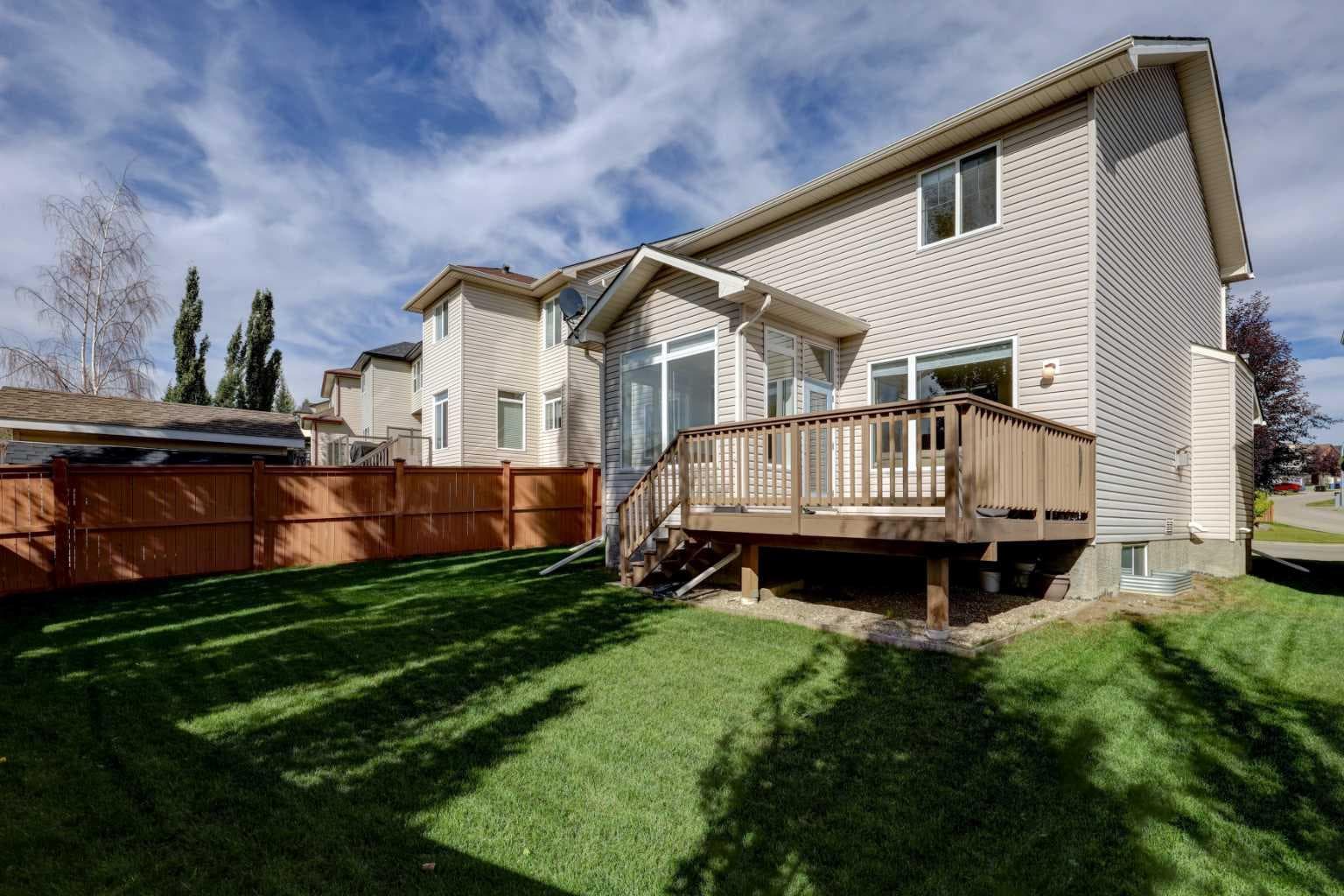 27 Rockyspring Gate NW