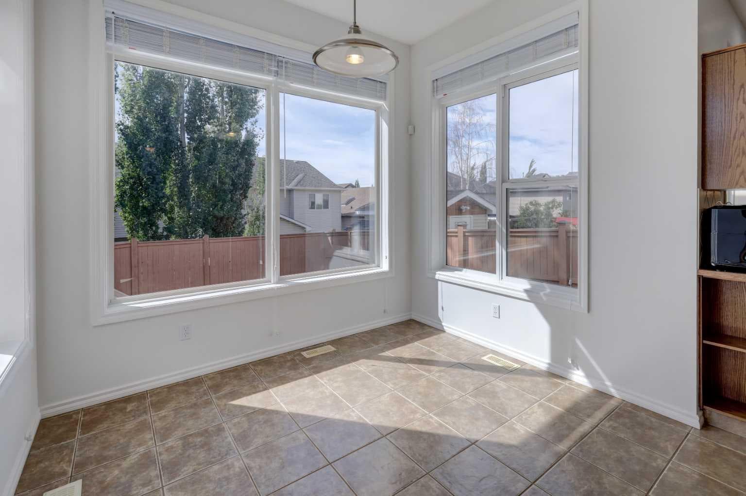 27 Rockyspring Gate NW