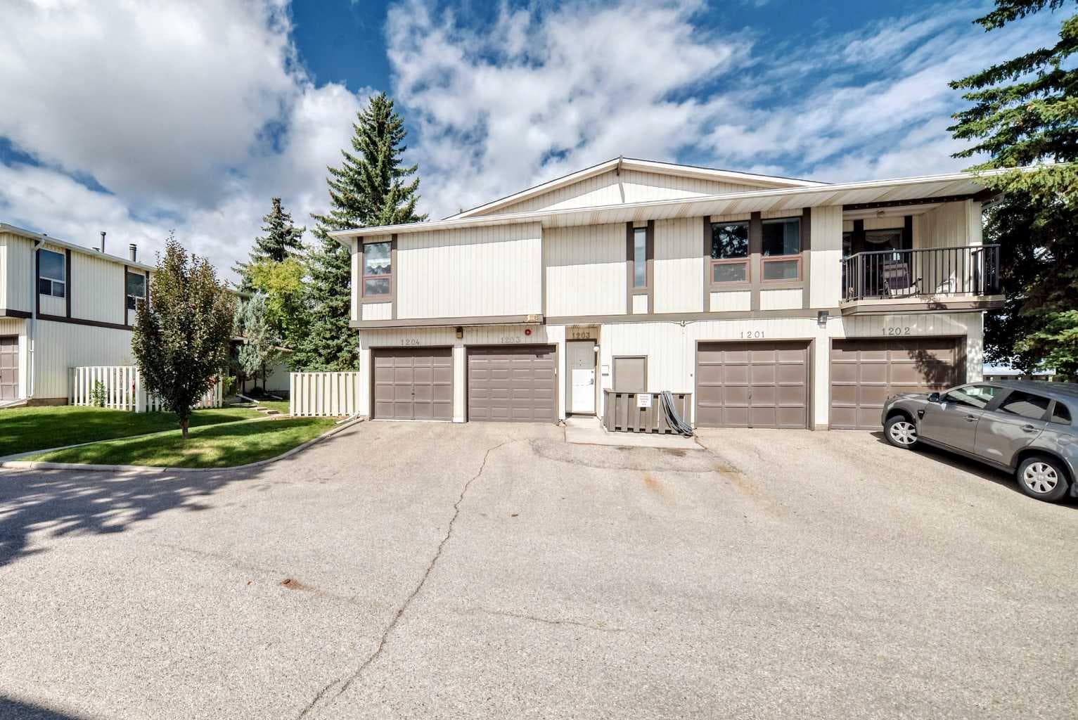 1204, 544 Blackthorn Road NE