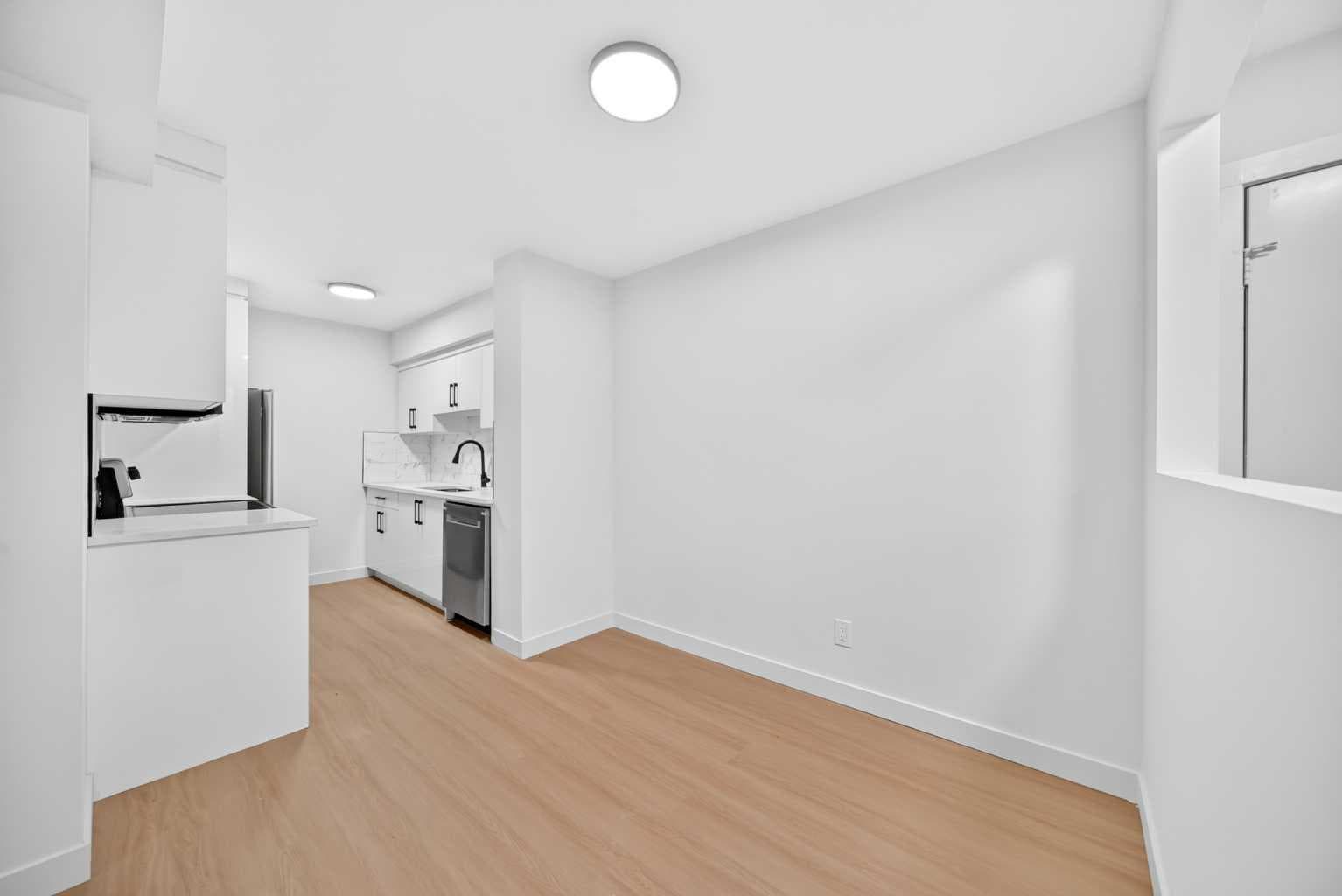 1204, 544 Blackthorn Road NE