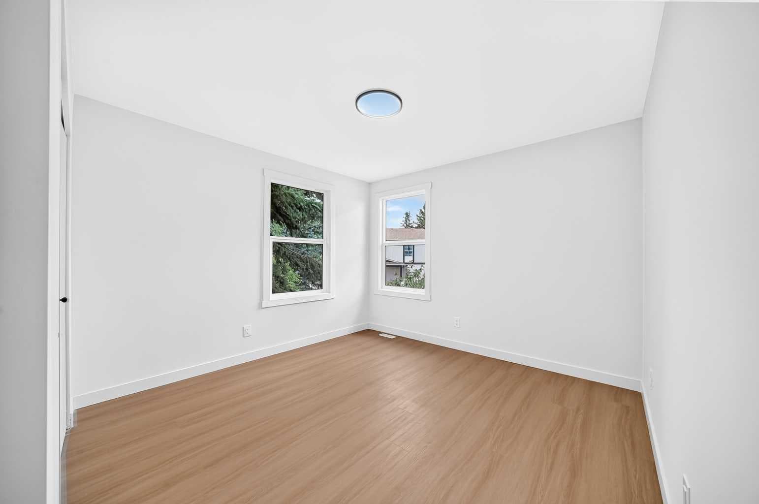 1204, 544 Blackthorn Road NE