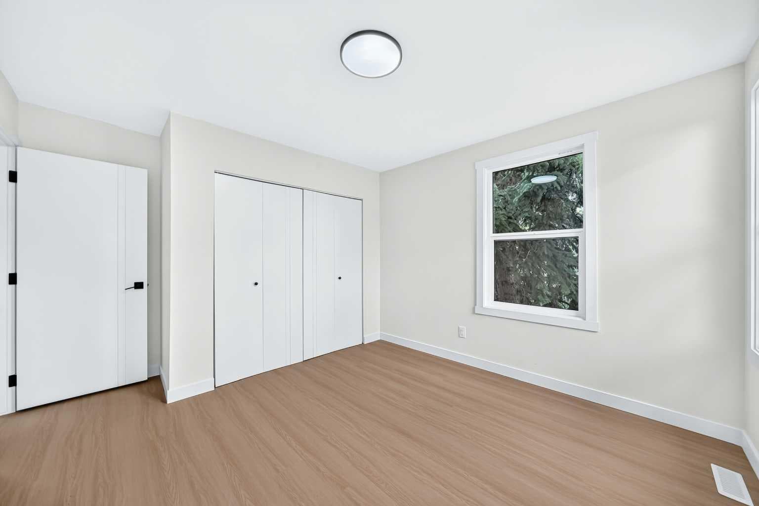 1204, 544 Blackthorn Road NE