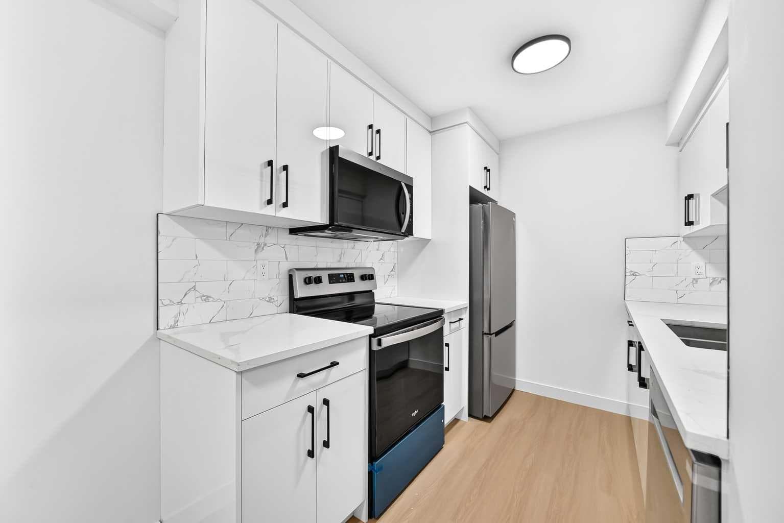 1204, 544 Blackthorn Road NE