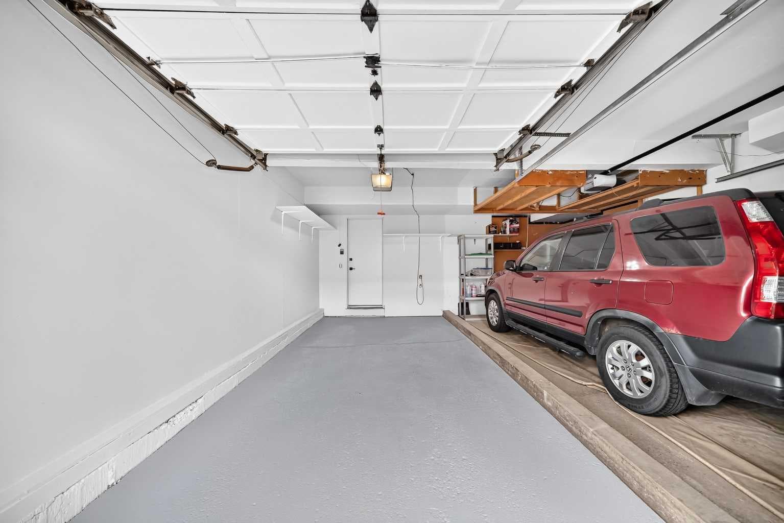 1204, 544 Blackthorn Road NE