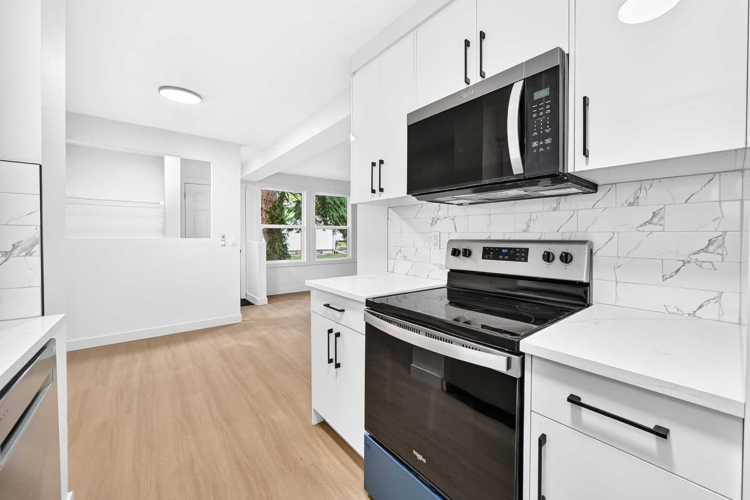 1204, 544 Blackthorn Road NE