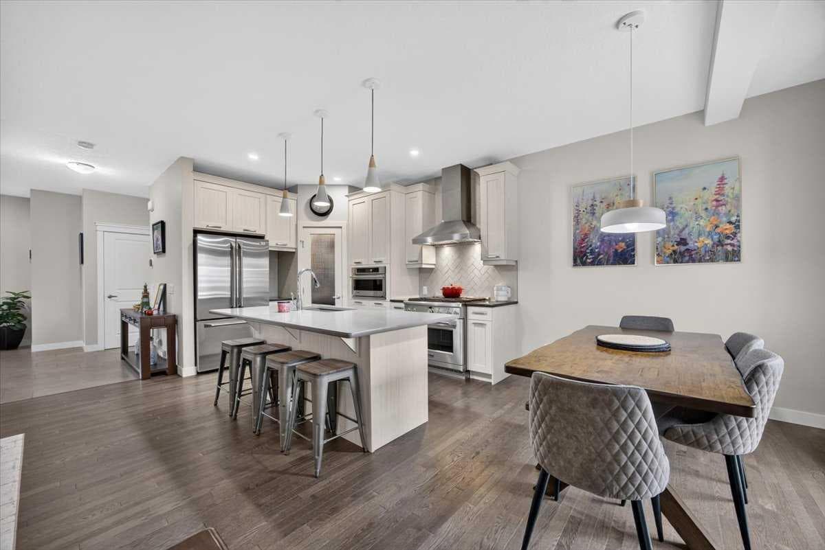 2584 Ravenslea Gardens SE