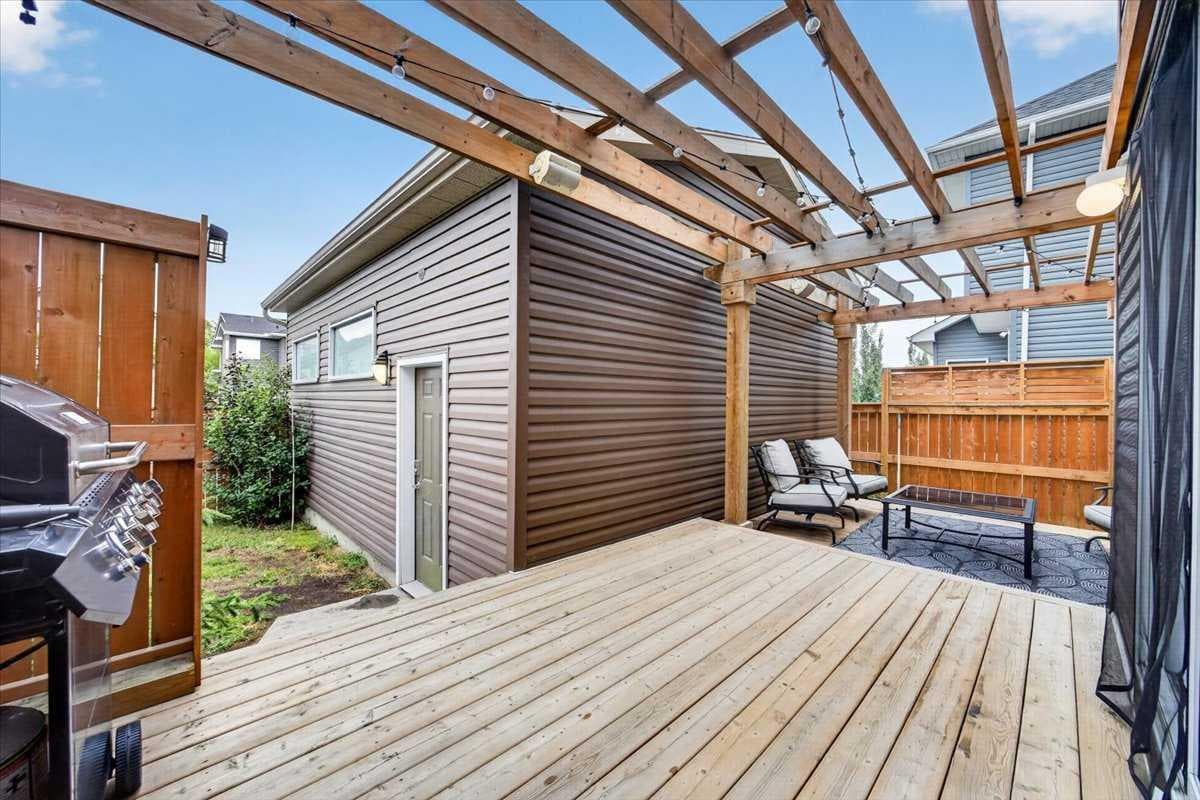 2584 Ravenslea Gardens SE