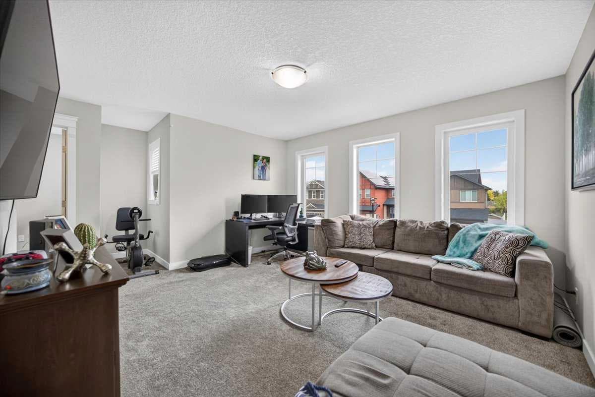 2584 Ravenslea Gardens SE