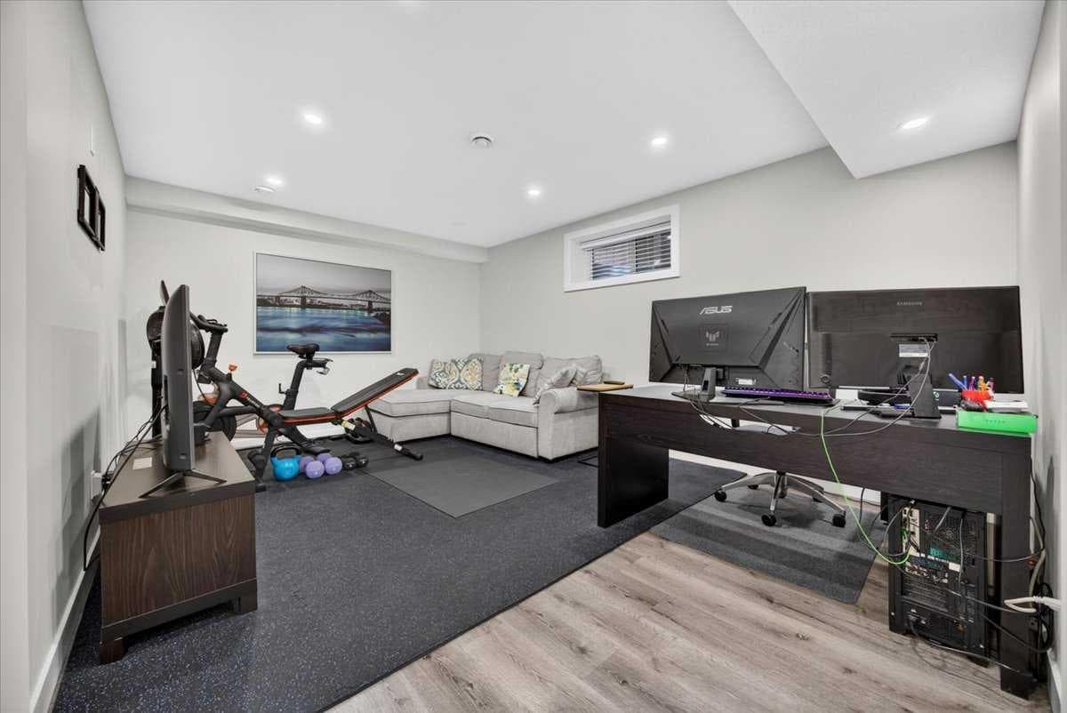 2584 Ravenslea Gardens SE