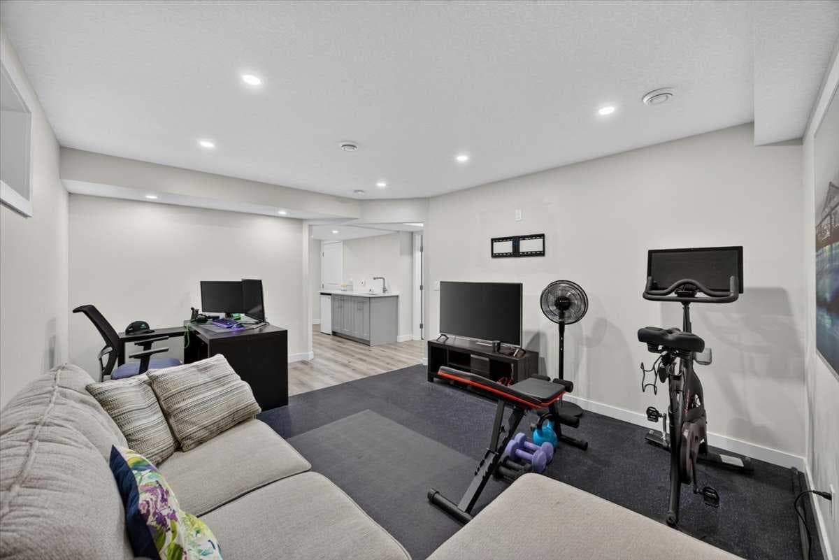 2584 Ravenslea Gardens SE