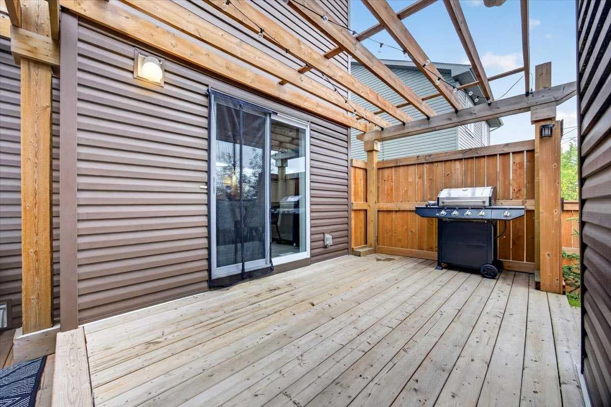 2584 Ravenslea Gardens SE