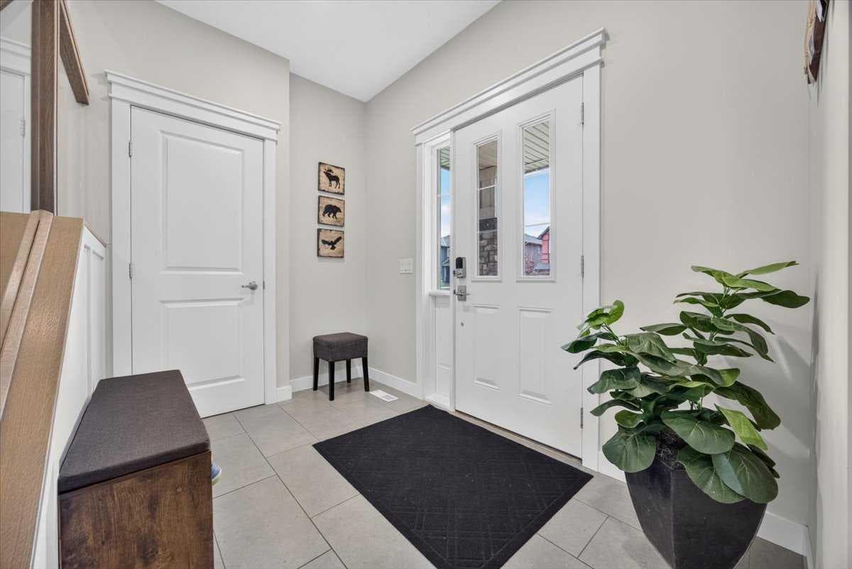 2584 Ravenslea Gardens SE