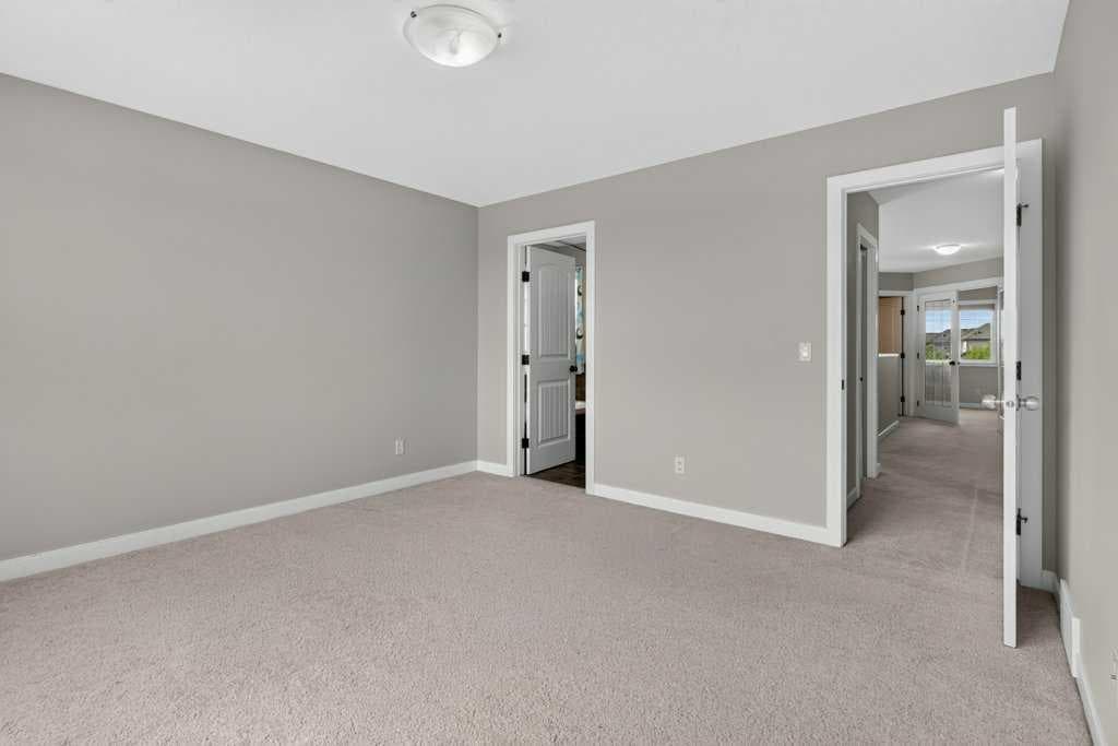 23 Saddlebrook Court NE