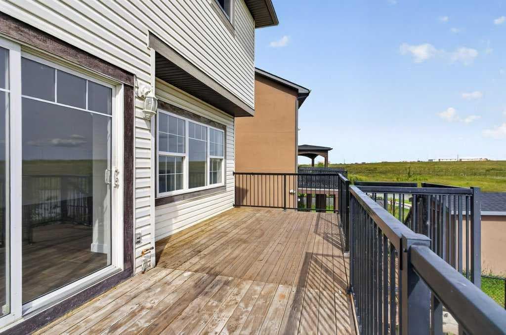 23 Saddlebrook Court NE