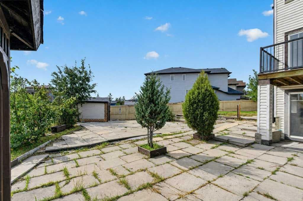 23 Saddlebrook Court NE