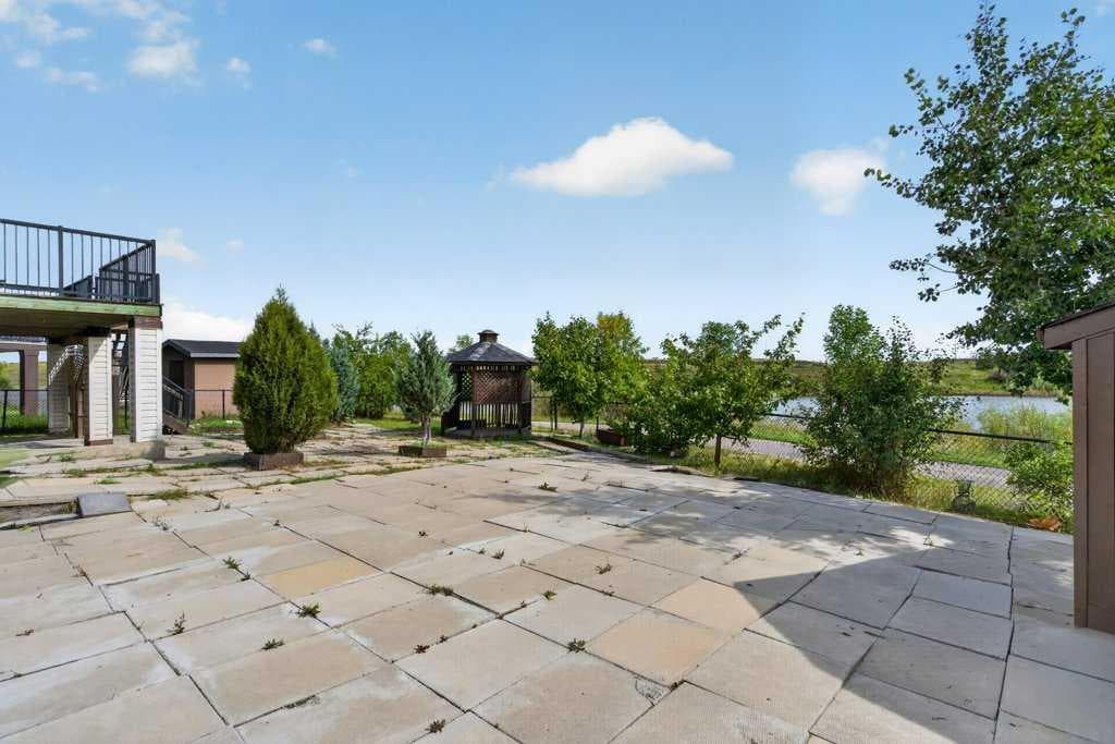 23 Saddlebrook Court NE