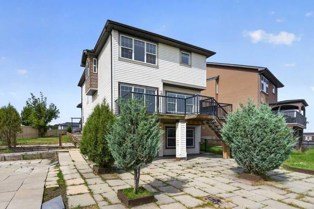 23 Saddlebrook Court NE