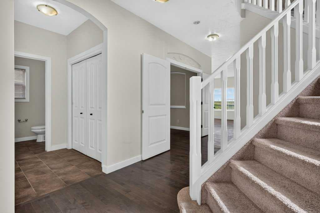 23 Saddlebrook Court NE
