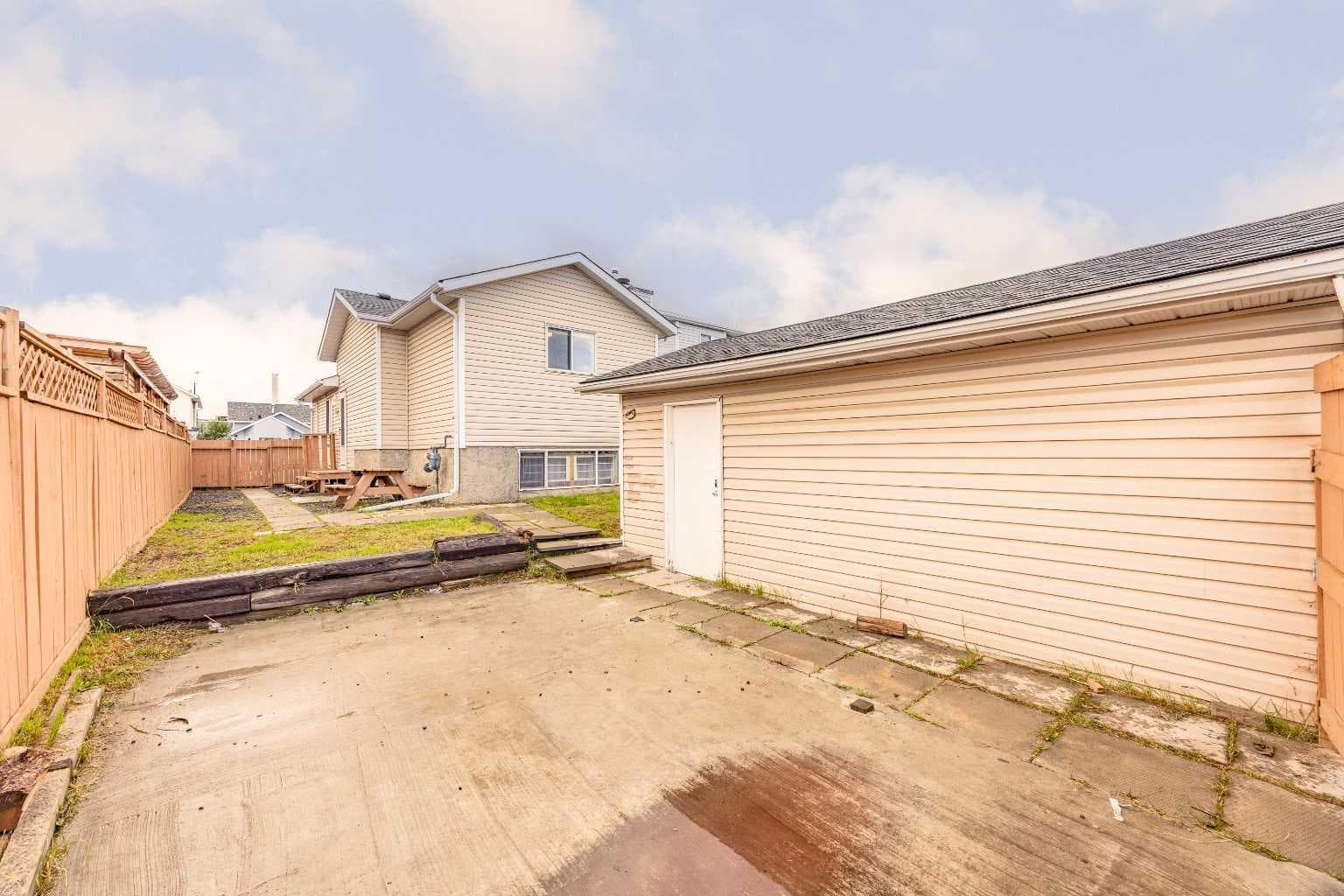 113 Taradale Close NE
