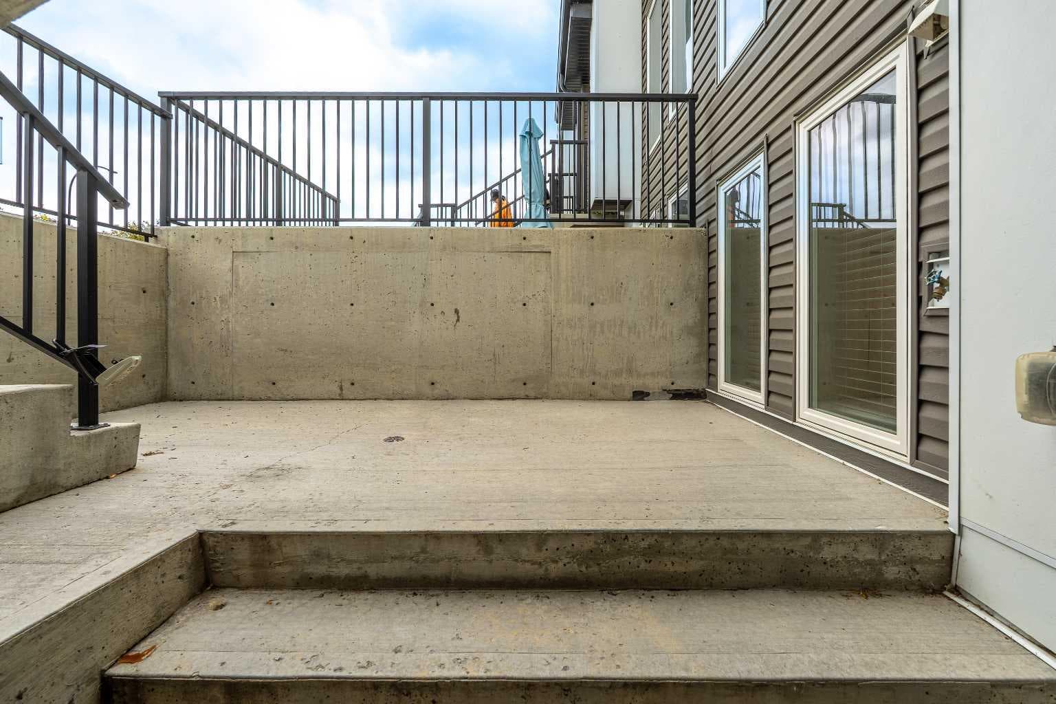 408, 338 Seton Circle SE