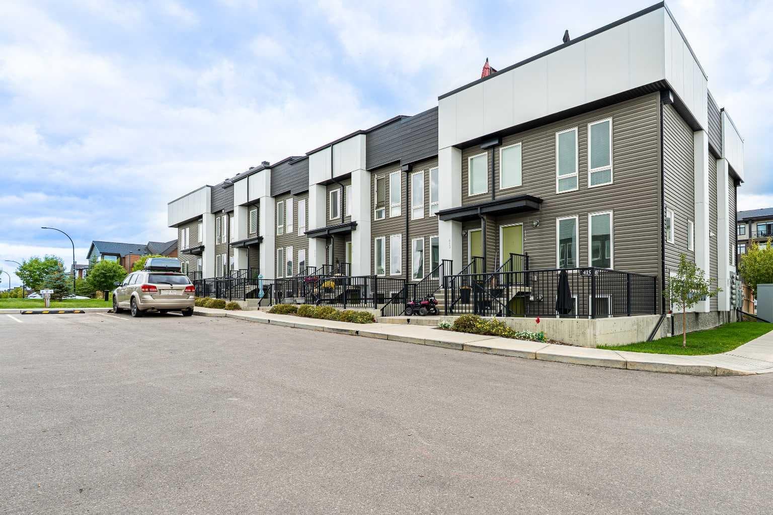 408, 338 Seton Circle SE