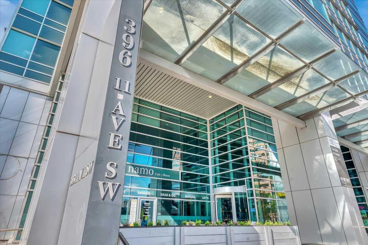 830, 396 11th Avenue SW
