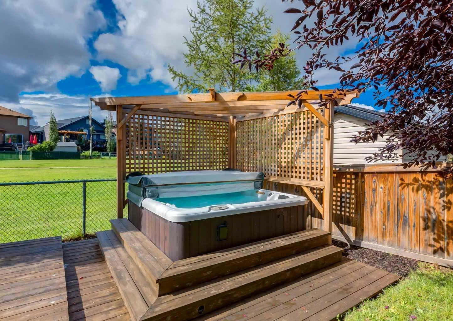 237 Luxstone Green SW