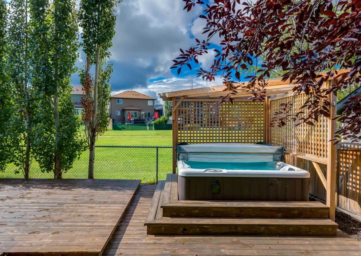 237 Luxstone Green SW