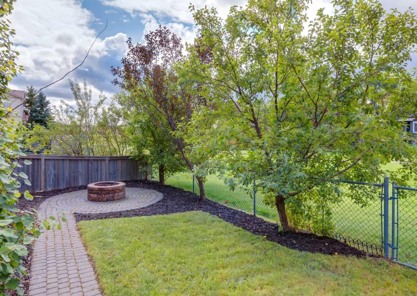 237 Luxstone Green SW