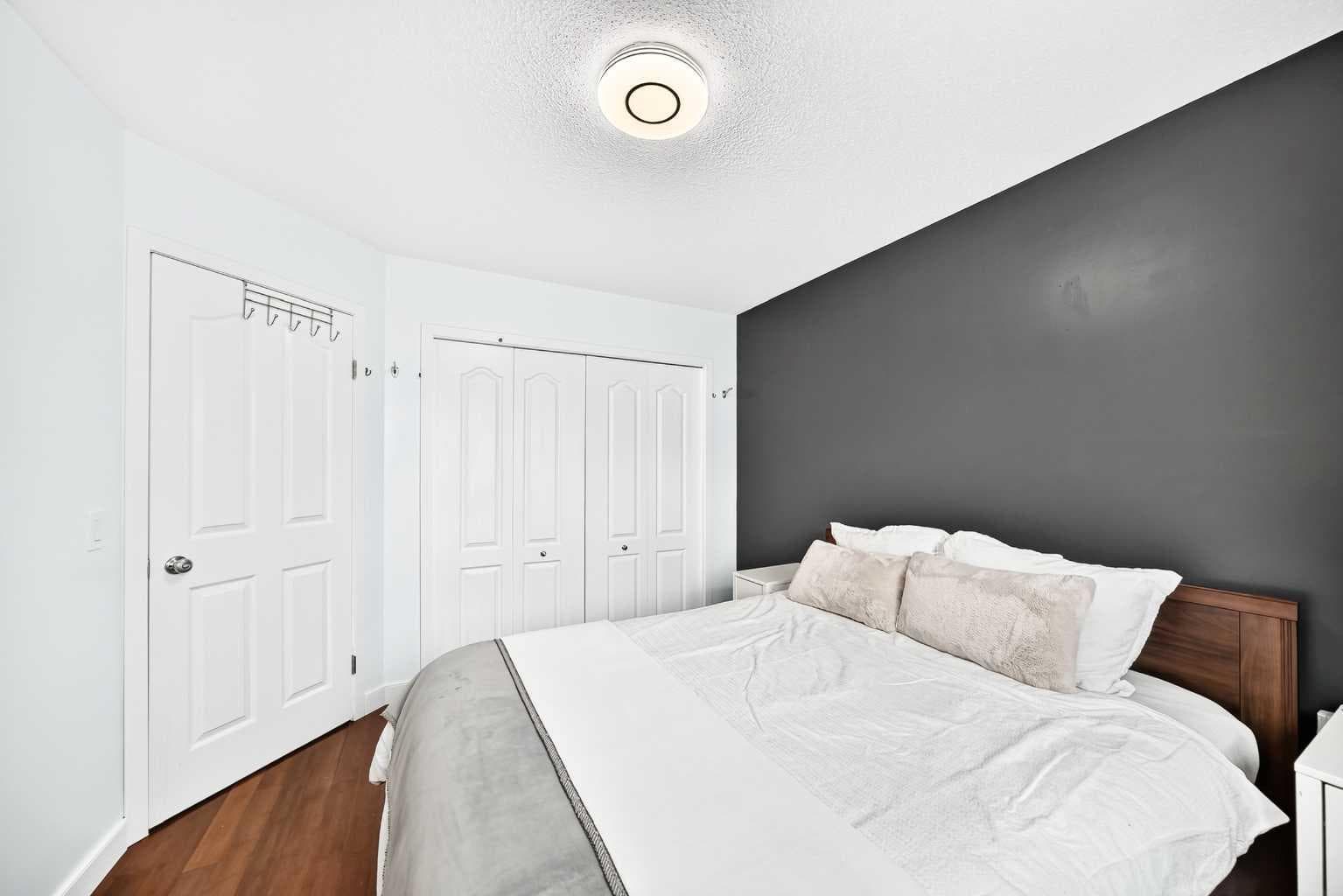 117 Bridleglen Manor SW