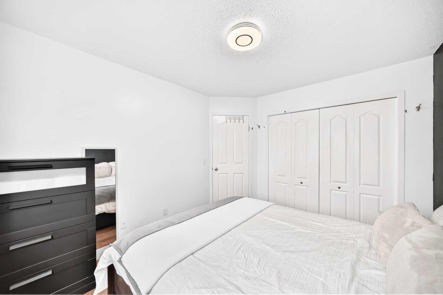 117 Bridleglen Manor SW