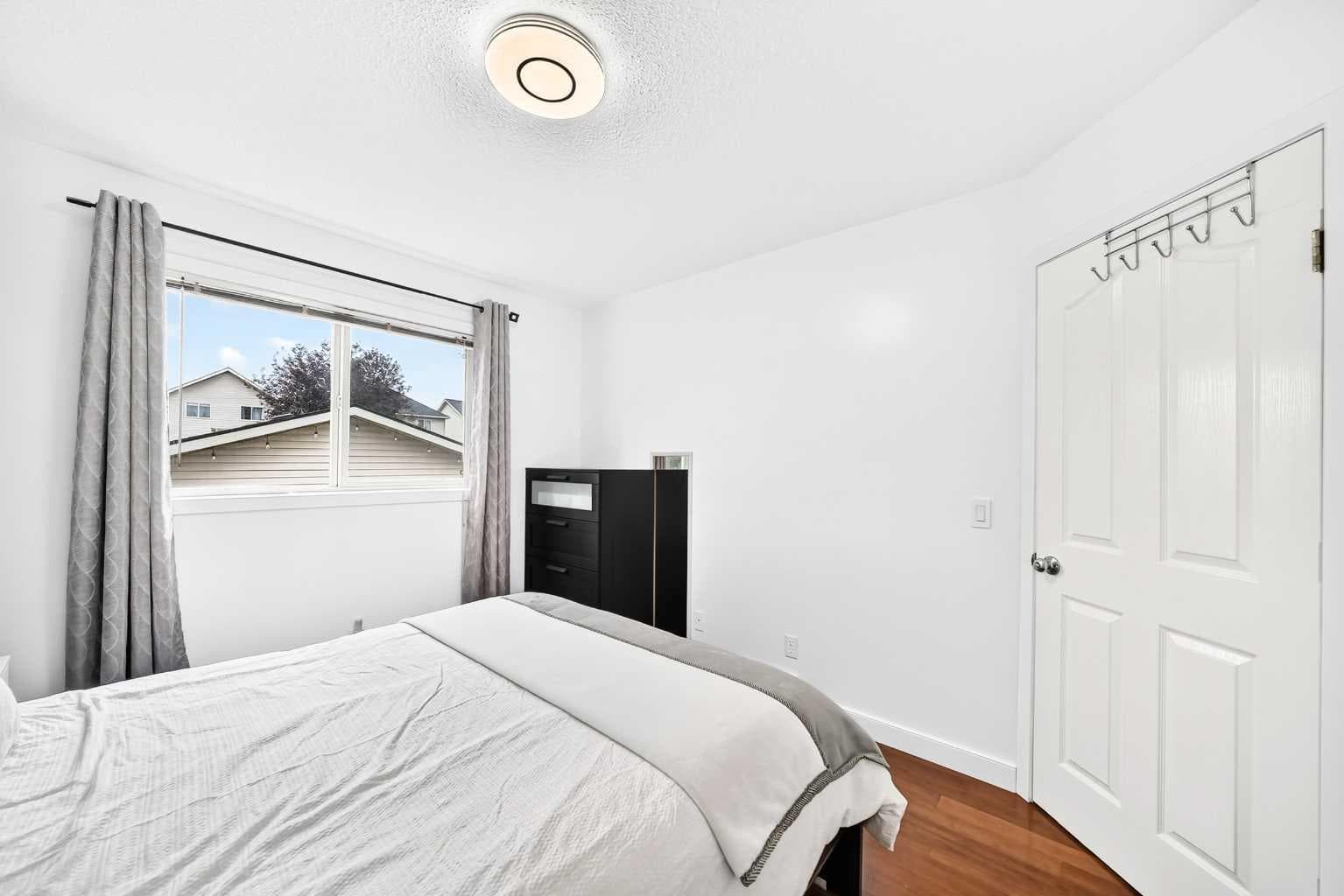 117 Bridleglen Manor SW