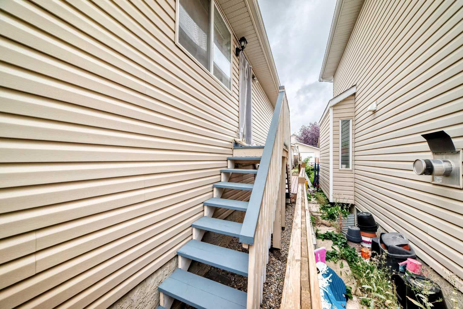 117 Bridleglen Manor SW
