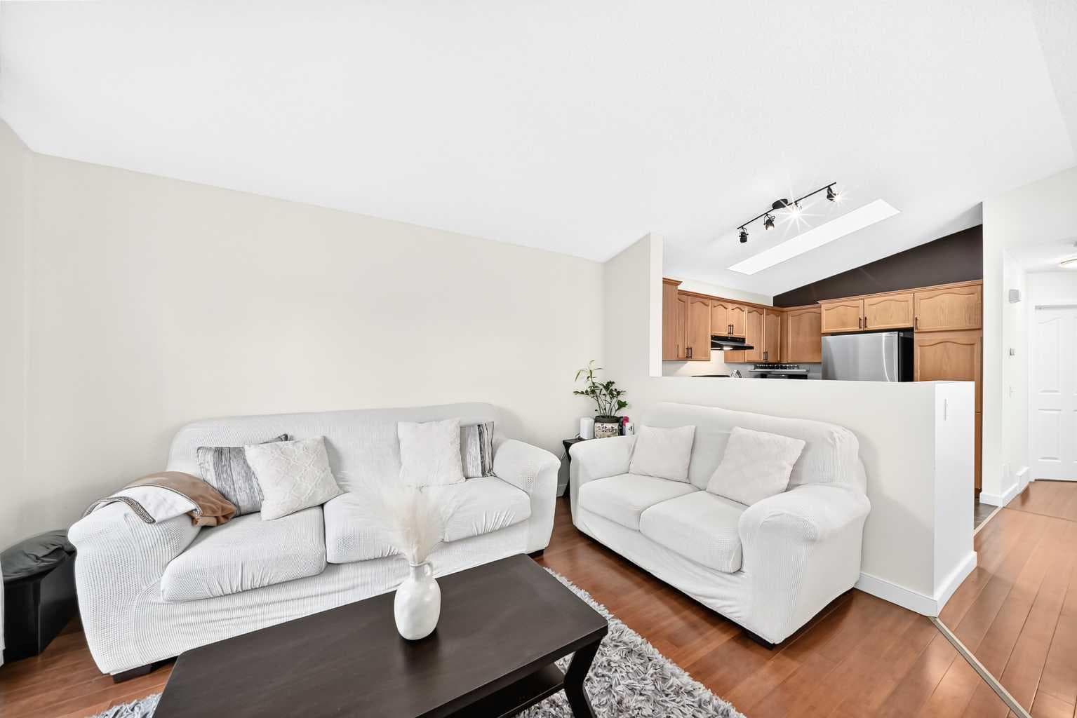 117 Bridleglen Manor SW
