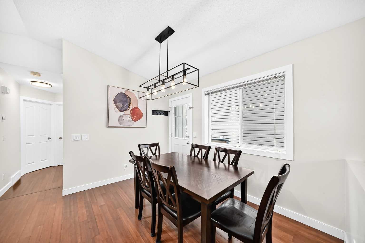 117 Bridleglen Manor SW