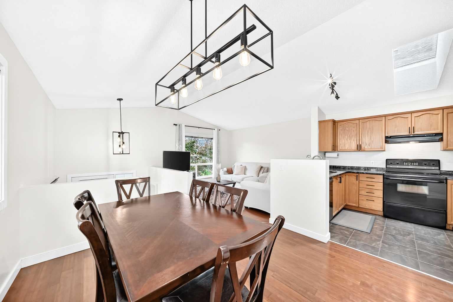 117 Bridleglen Manor SW