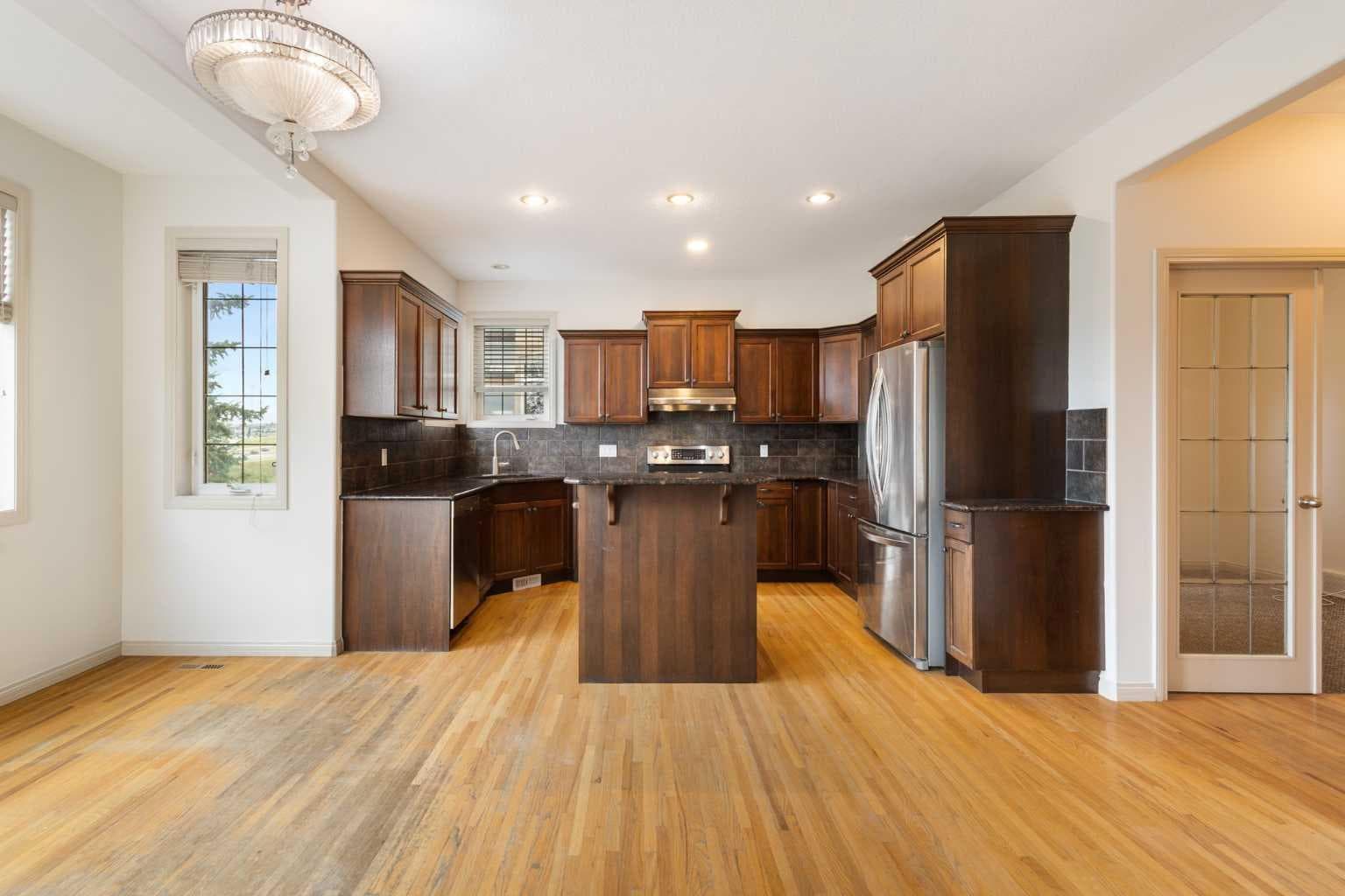 53 Sherwood Way NW