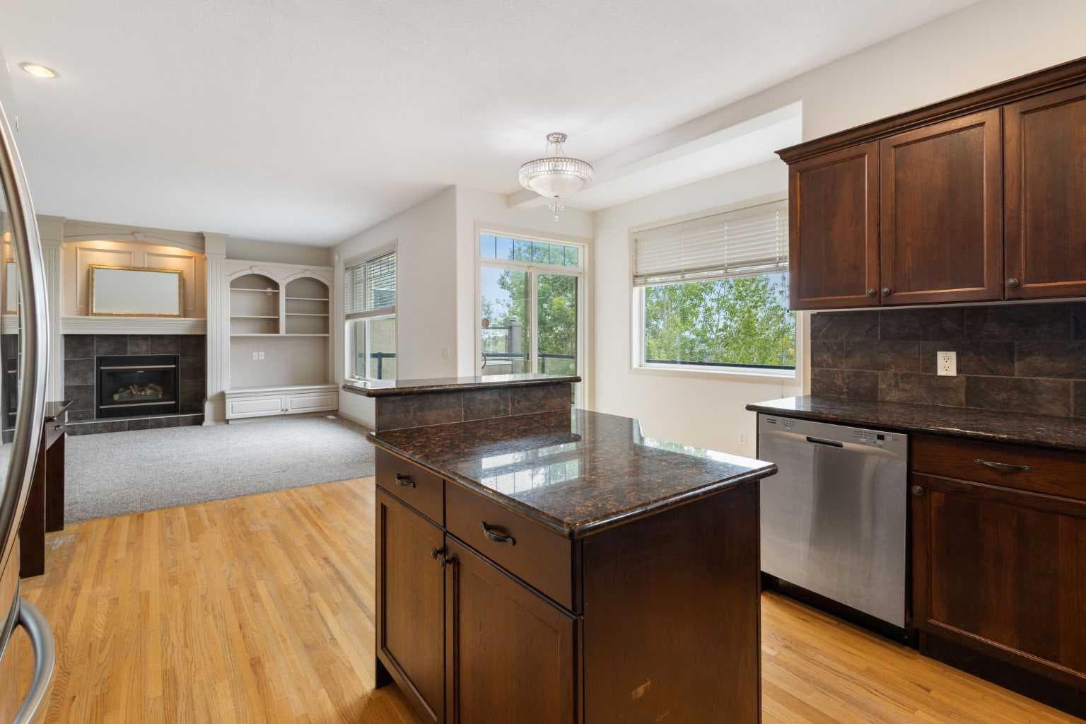 53 Sherwood Way NW