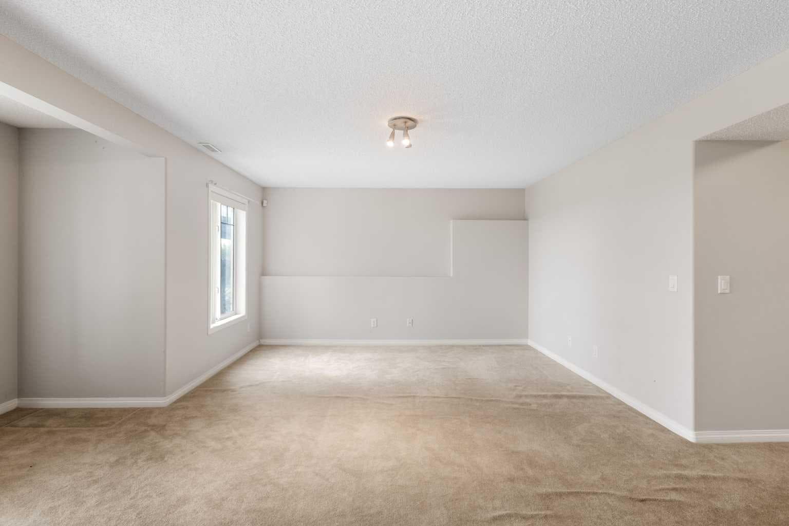 53 Sherwood Way NW