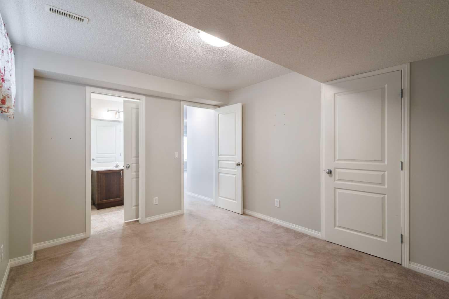 53 Sherwood Way NW