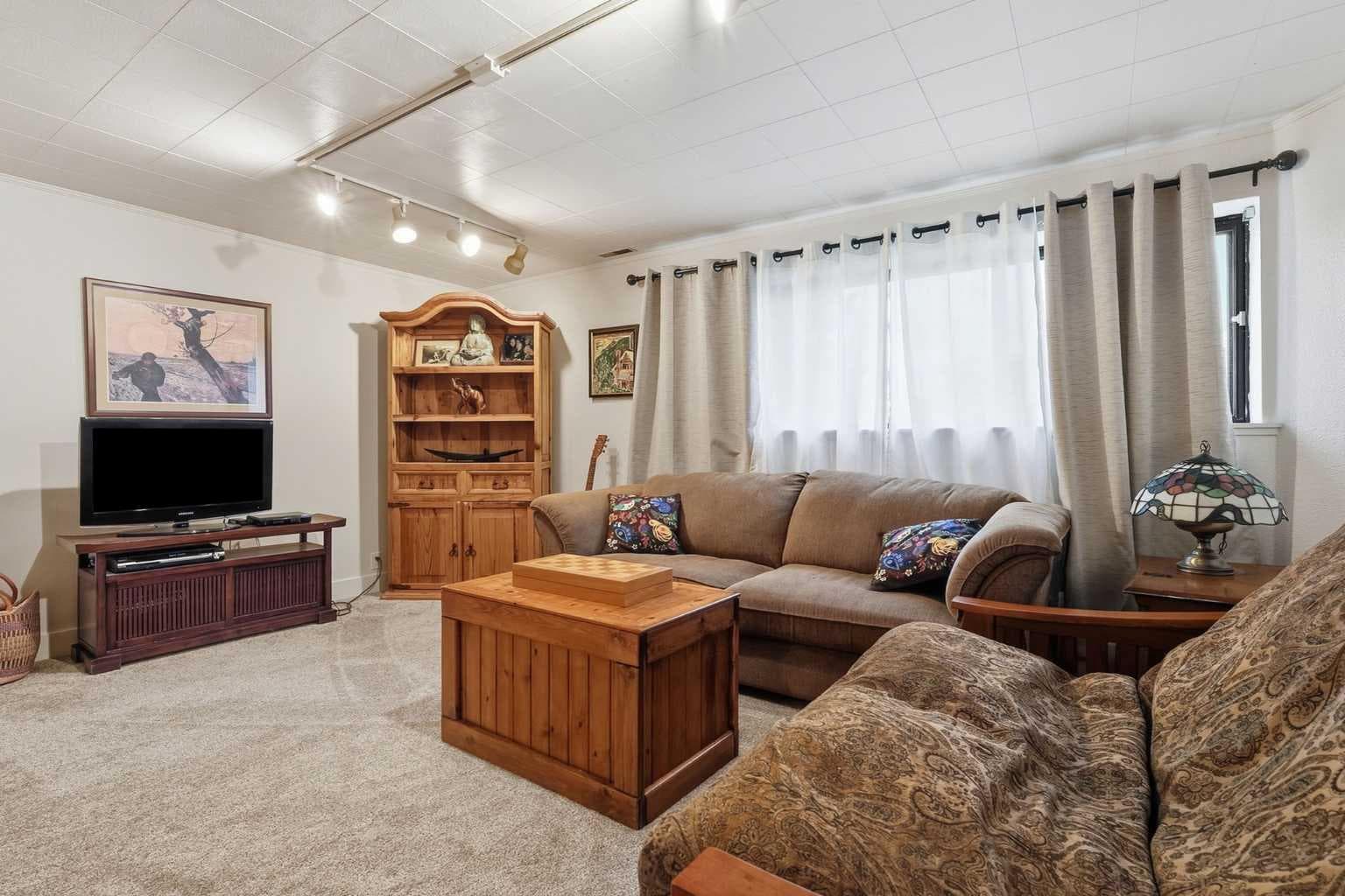 8 Mount Vista Estates 