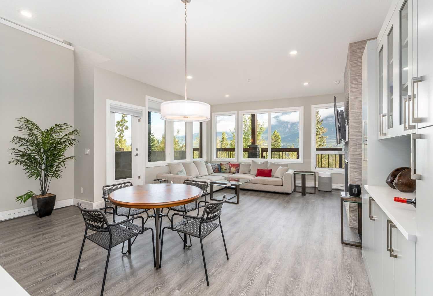 114, 106 Stewart Creek Rise 