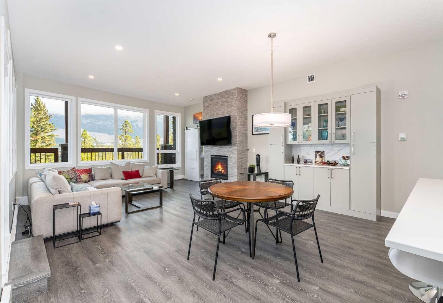 114, 106 Stewart Creek Rise 