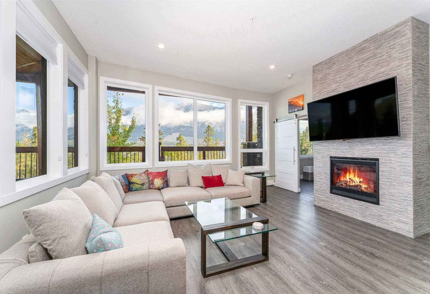 114, 106 Stewart Creek Rise 