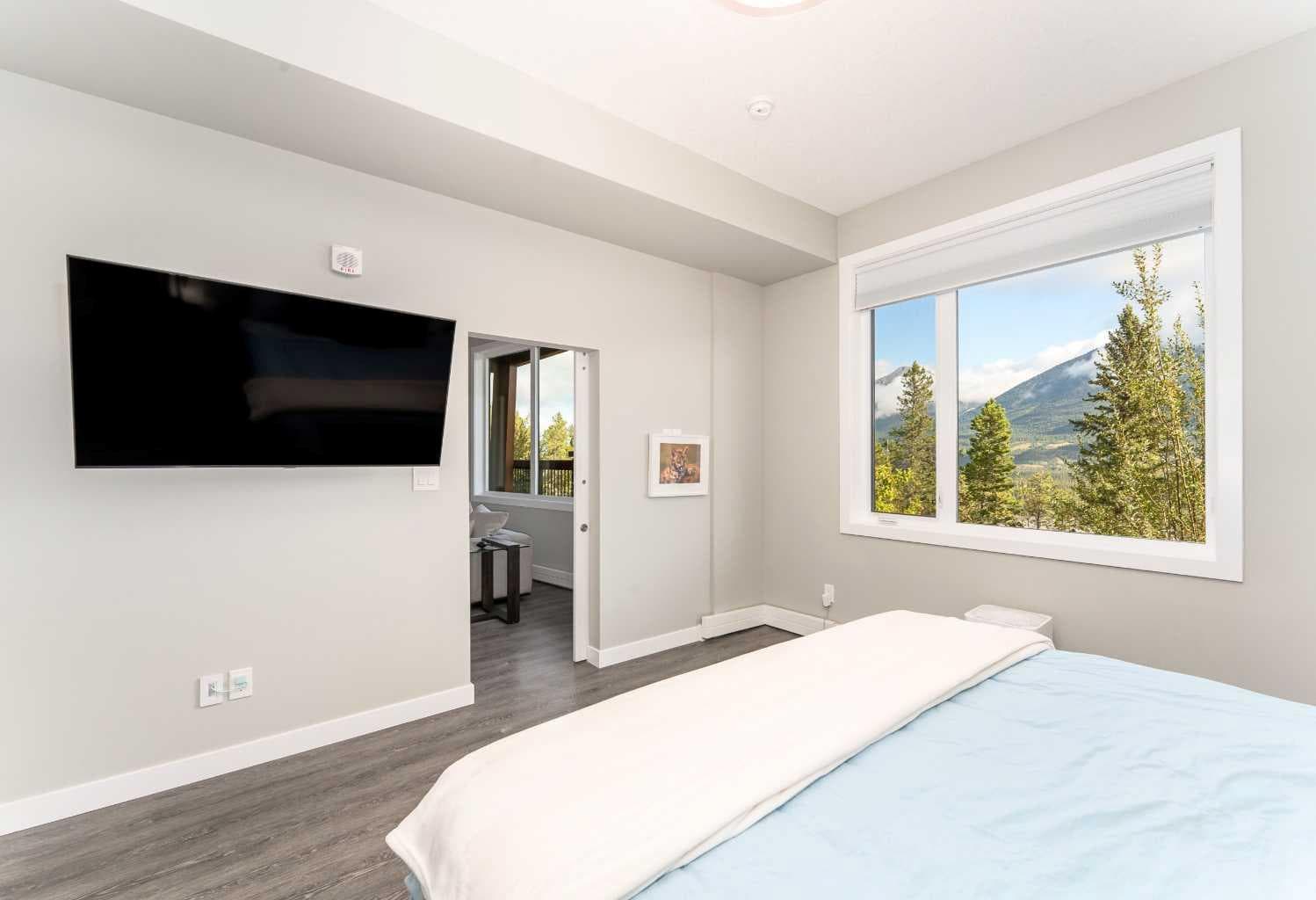 114, 106 Stewart Creek Rise 