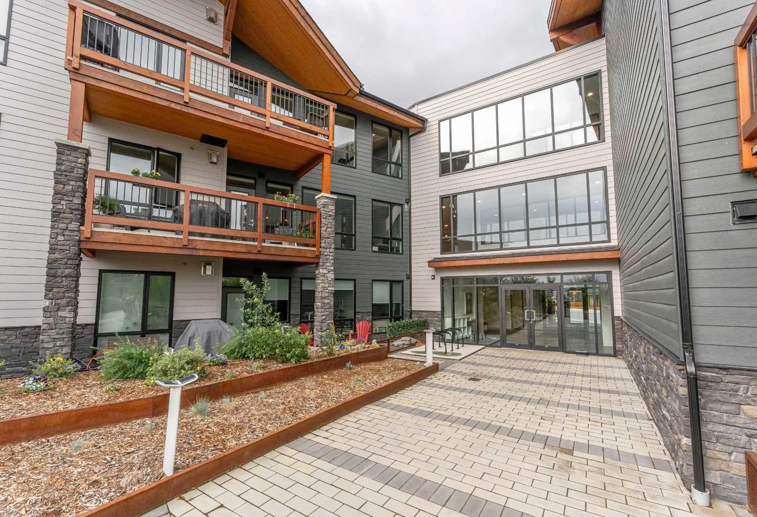 114, 106 Stewart Creek Rise 